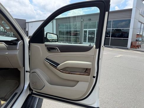Used 2015 GMC Yukon XL Denali w/ Premium Package AWD/4WD image 30