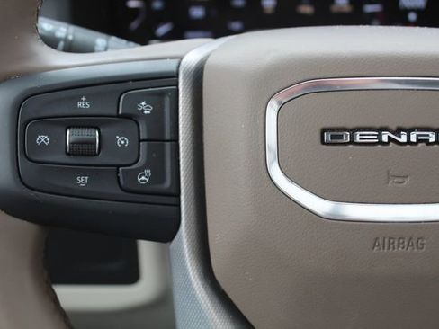 Used 2023 GMC Yukon Denali AWD/4WD image 24
