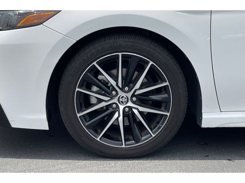 Used 2021 Toyota Camry SE w/ Carpet Mat Package (TMS) FWD image 9