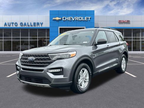 Used 2022 Ford Explorer XLT w/ Equipment Group 202A RWD image 1
