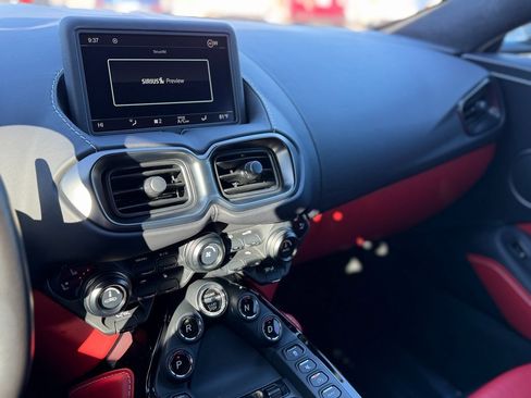 Used 2023 Aston Martin V8 Vantage Roadster image 15