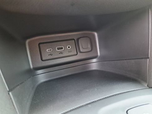 Used 2024 Chevrolet Equinox LT FWD image 19