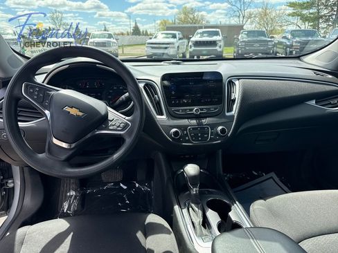 Used 2024 Chevrolet Malibu LT FWD image 17