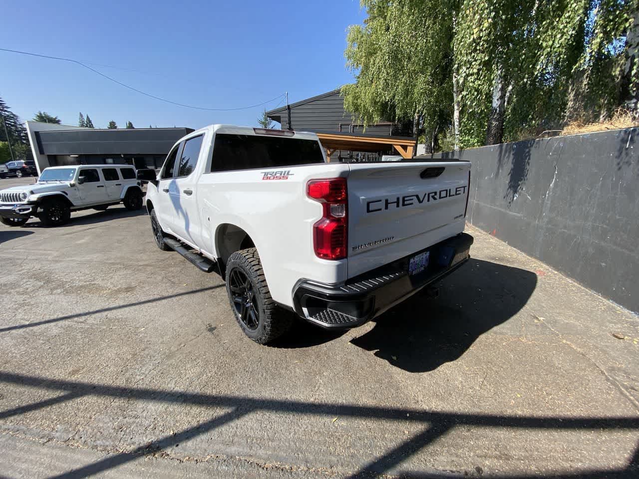 Used 2022 Chevrolet Silverado 1500 Custom Trail Boss AWD/4WD image 4