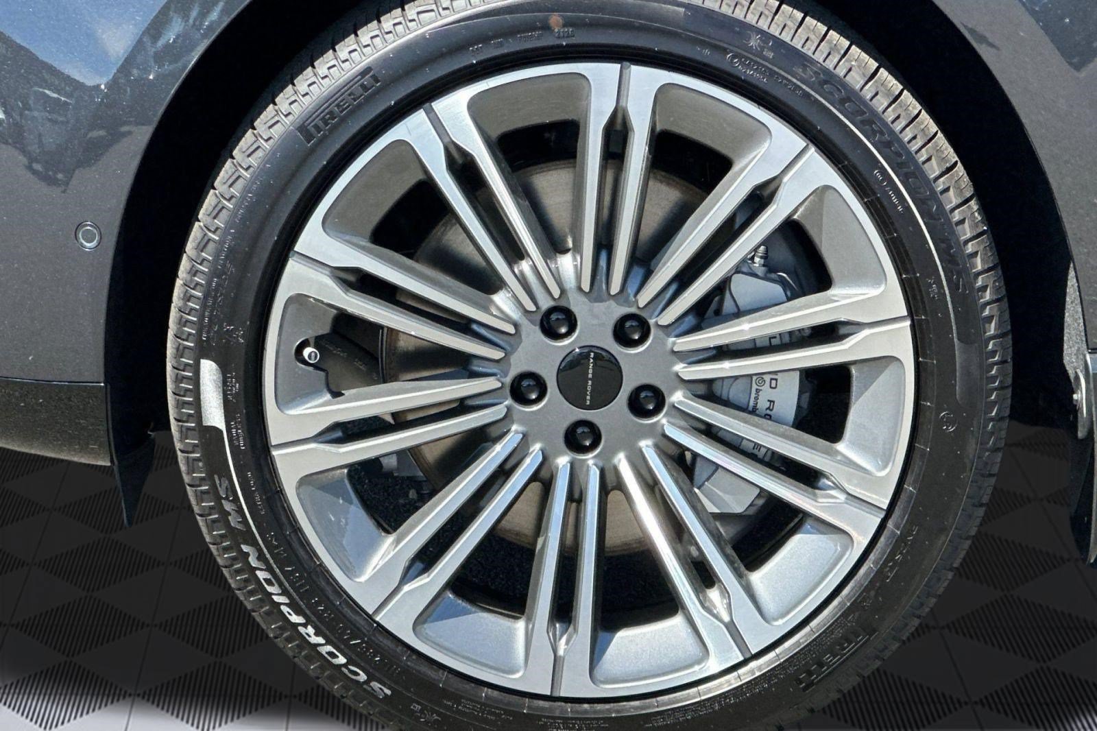 New 2026 Land Rover Range Rover SE AWD/4WD image 12