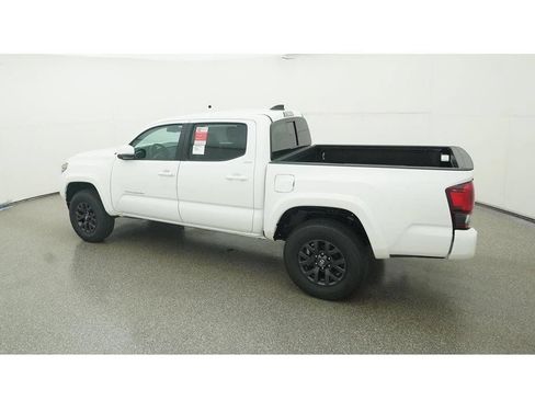 Used 2023 Toyota Tacoma SR5 w/ Technology Package RWD image 6