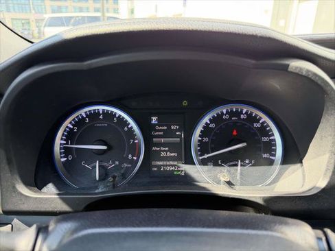 Used 2019 Toyota Highlander SE AWD/4WD image 29