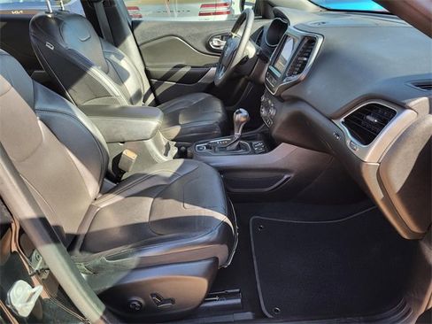 Used 2021 Jeep Cherokee Latitude Lux 80th Anniv w/ Quick Order Package 26U 80TH image 8