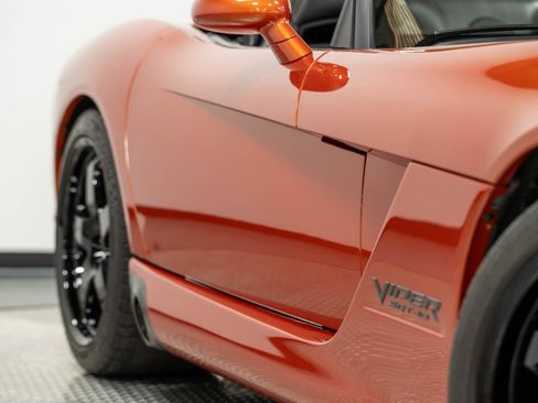 Used 2005 Dodge Viper SRT-10 w/ Copperhead Edition Group RWD image 62