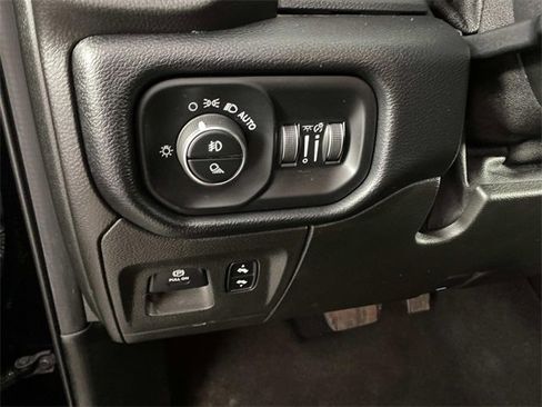 Used 2019 RAM 1500 Big Horn image 13