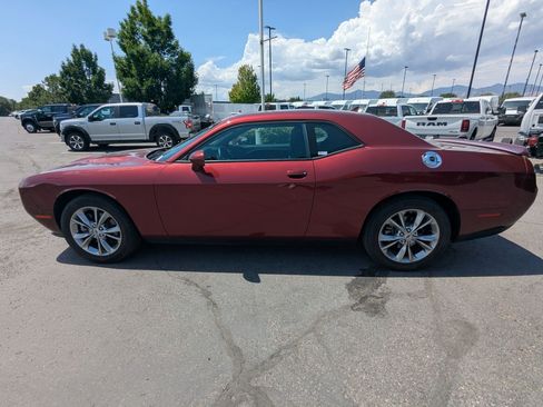Used 2022 Dodge Challenger SXT AWD/4WD image 9