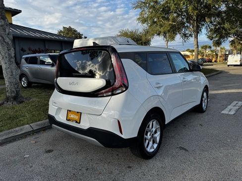 Used 2024 Kia Soul LX w/ Option Group 015 image 9