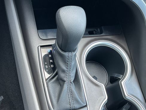 Used 2021 Toyota Camry LE image 20