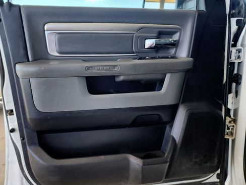 Used 2018 RAM 2500 SLT image 29