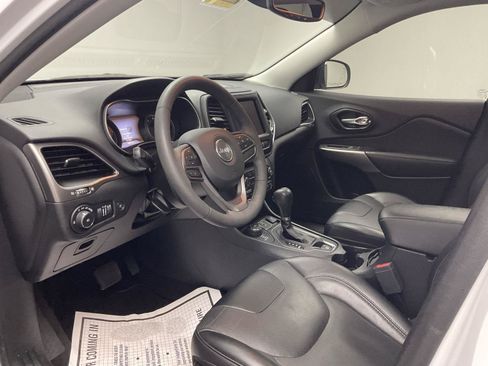 Used 2022 Jeep Cherokee Latitude Lux w/ Sun & Sound Group AWD/4WD image 11