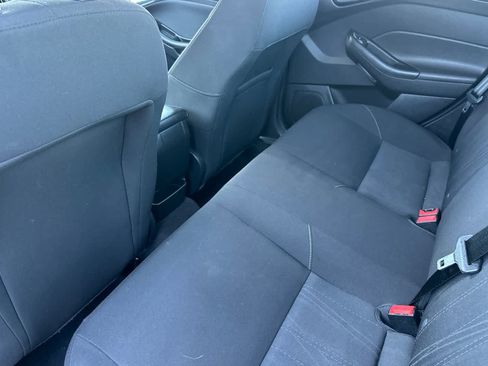 Used 2018 Ford Focus SE image 4