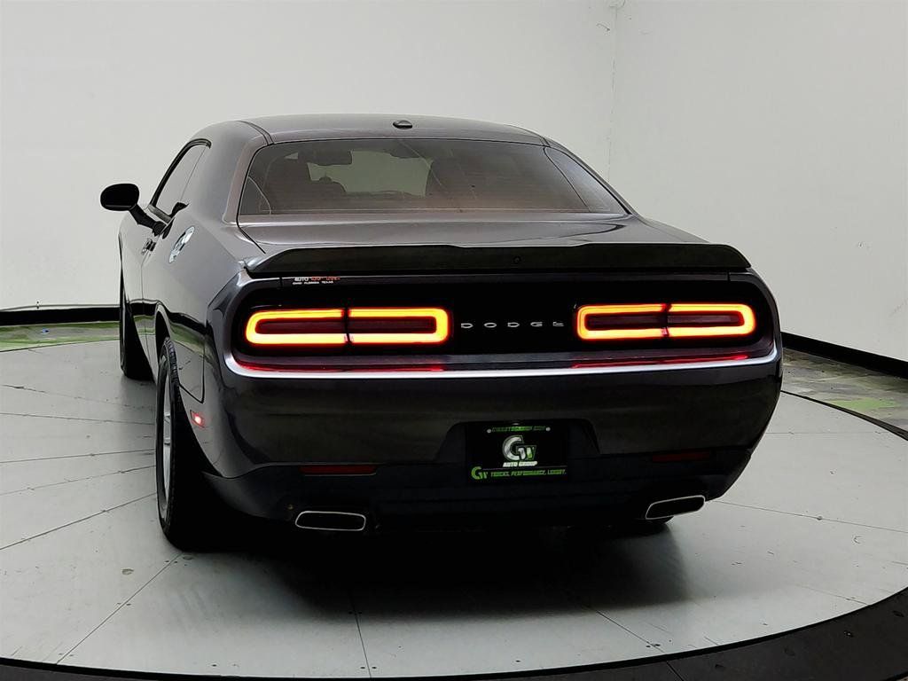 Used 2020 Dodge Challenger SXT RWD image 6