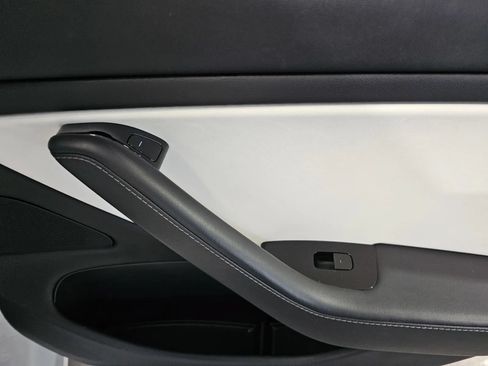 Used 2019 Tesla Model 3 Standard Range RWD image 8