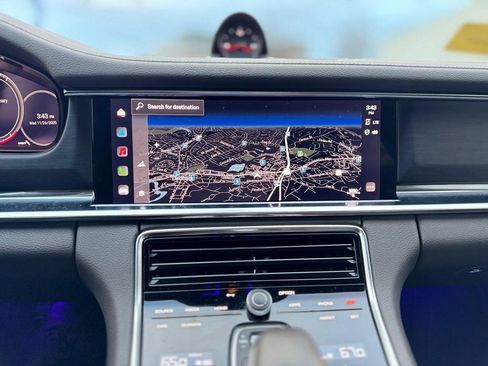 Used 2022 Porsche Panamera 4 Platinum Edition w/ Assistance Package image 16