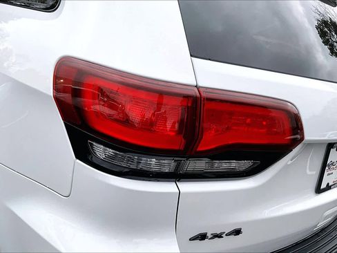 Used 2022 Jeep Grand Cherokee Laredo X image 26