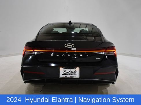 Used 2024 Hyundai Elantra Limited image 5