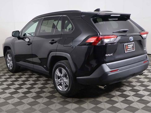 Used 2022 Toyota RAV4 LE AWD/4WD image 6