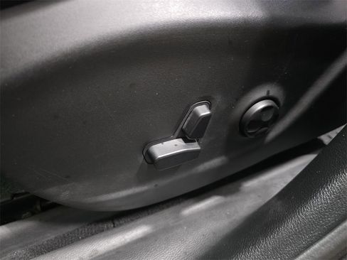 Used 2017 Jeep Cherokee Trailhawk w/ Comfort & Convenience Group image 29