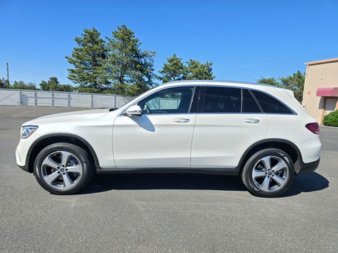 Used 2022 Mercedes-Benz GLC 300 4MATIC image 3