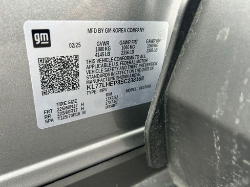 Used 2025 Chevrolet Trax LT w/ LT Convenience Package image 34