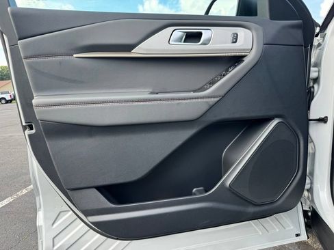 New 2026 Ford Explorer Active w/ Active Comfort Package AWD/4WD image 26