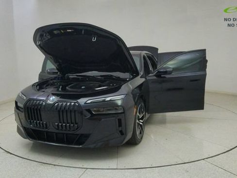 Used 2023 BMW 740i w/ Parking Assistance Package RWD image 72