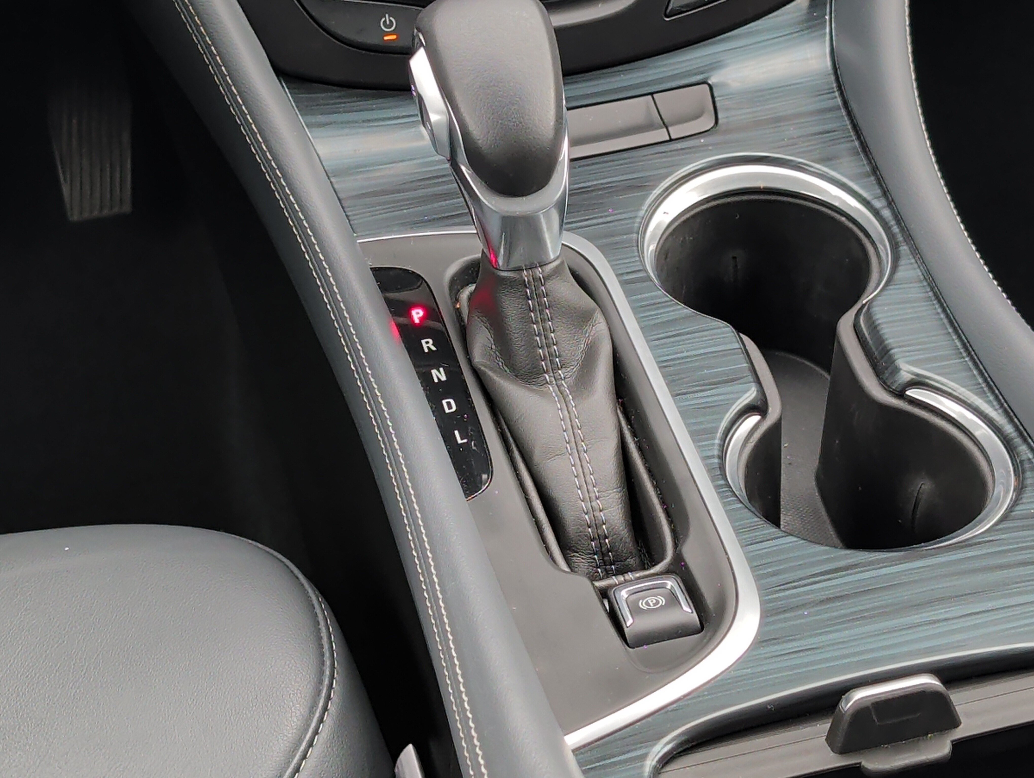 Used 2019 Buick Envision Essence FWD image 26