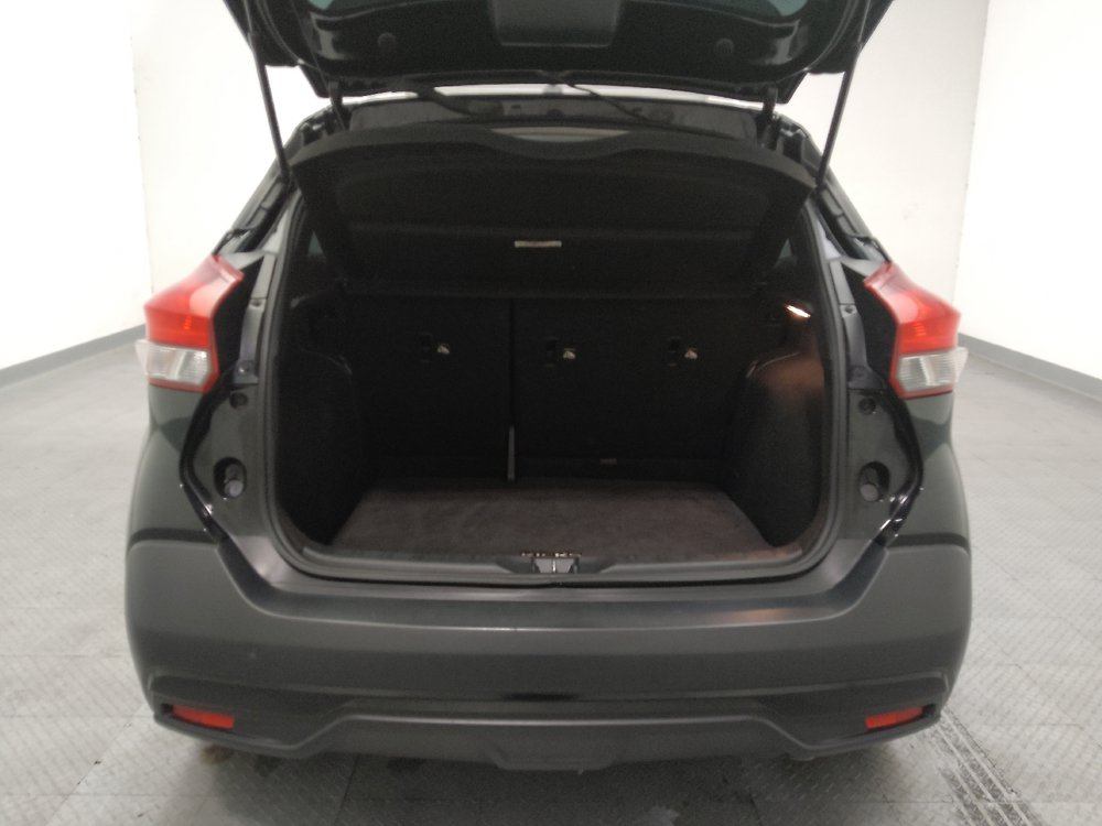 Used 2019 Nissan Kicks SR FWD image 29