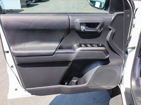 Used 2023 Toyota Tacoma TRD Sport AWD/4WD image 21