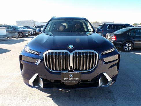 Certified 2025 BMW X7 xDrive40i image 2