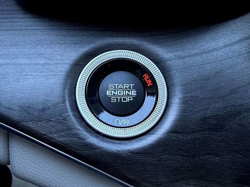 Used 2021 Jeep Grand Cherokee L Overland w/ Luxury Tech Group IV image 20