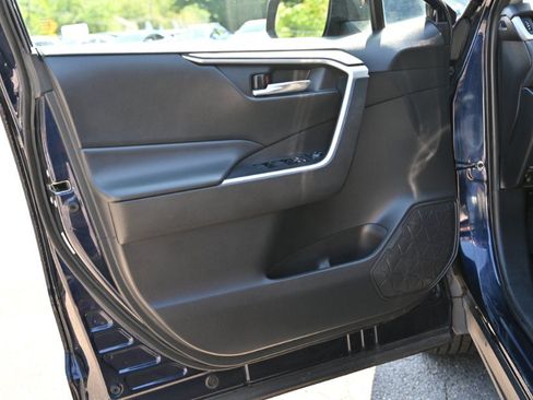 Used 2020 Toyota RAV4 XLE w/ All Weather Liner Package AWD/4WD image 18