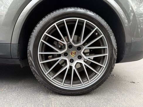 Used 2019 Porsche Cayenne image 38