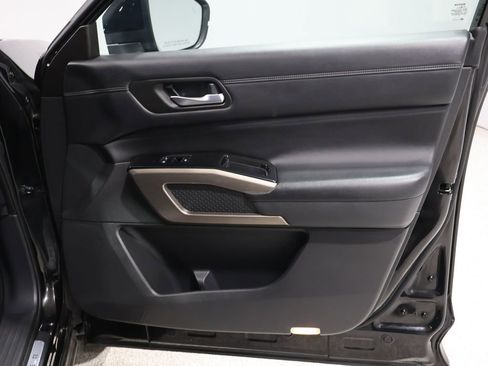 Used 2022 Nissan Pathfinder Platinum w/ Cargo Package image 22