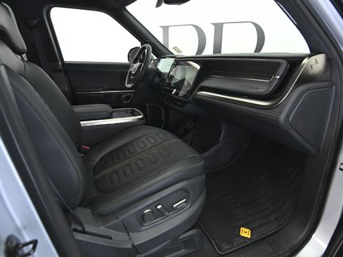 Used 2023 Rivian R1T Adventure AWD/4WD image 19
