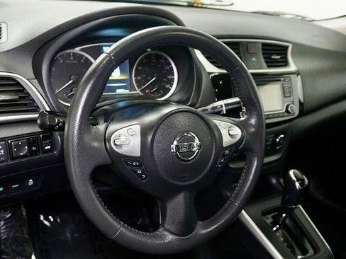 Used 2016 Nissan Sentra SV w/ Style Package image 11