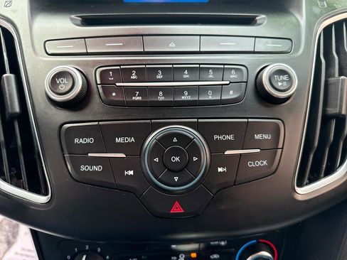 Used 2017 Ford Focus ST image 21