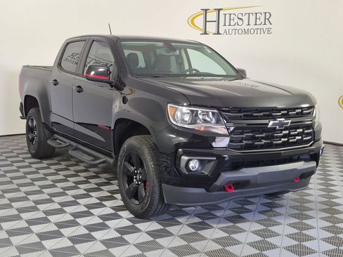 Used 2022 Chevrolet Colorado LT w/ Redline Special Edition RWD image 2