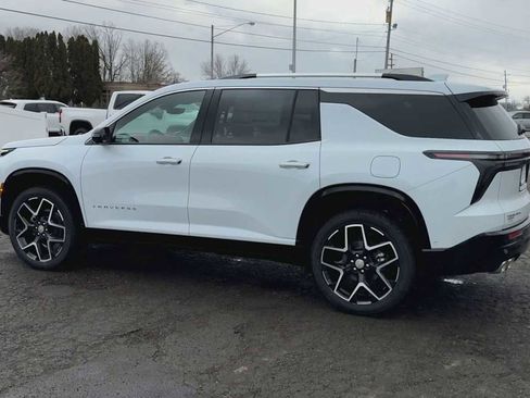 New 2026 Chevrolet Traverse High Country w/ LPO, Floor Liner Package FWD image 6