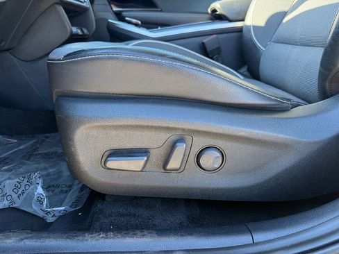 Used 2022 Kia Niro EX w/ Cold Weather Package image 16