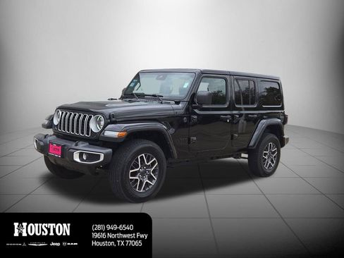 Used 2025 Jeep Wrangler Sahara image 8