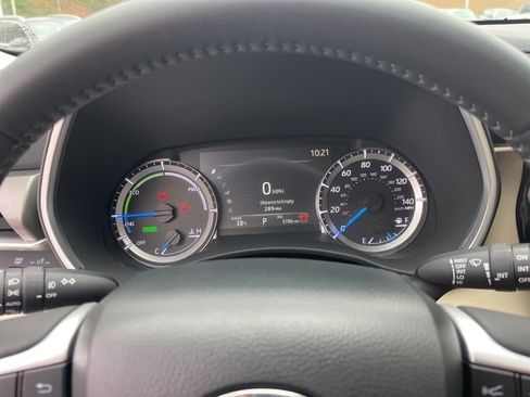 Used 2025 Toyota Highlander XLE image 22