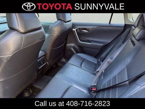 Used 2020 Toyota RAV4 Limited image 5