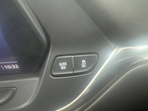 Used 2021 Chevrolet Blazer LT FWD image 17