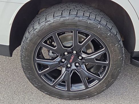 Used 2023 GMC Yukon SLT image 7